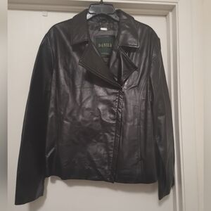 Danier Genouine Leather Jacket, Size:14-16, LIKE NEW
